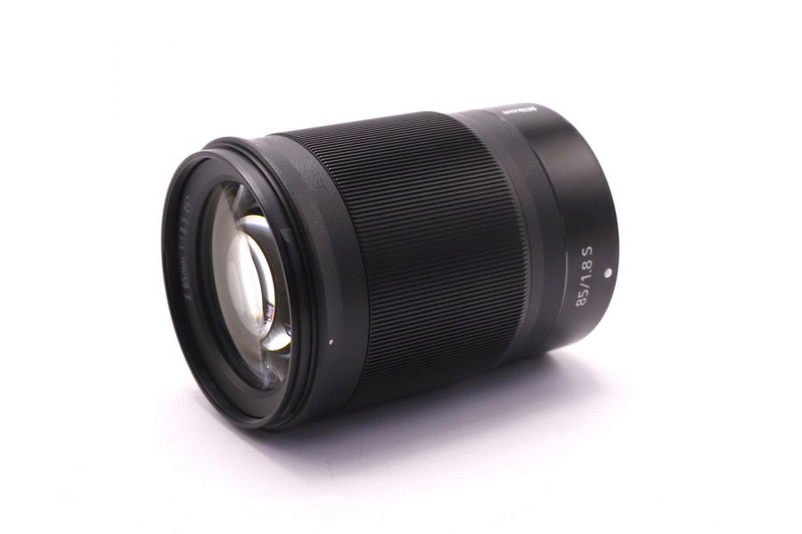 Объектив Nikon 85mm f/1.8S Nikkor Z в упаковке 