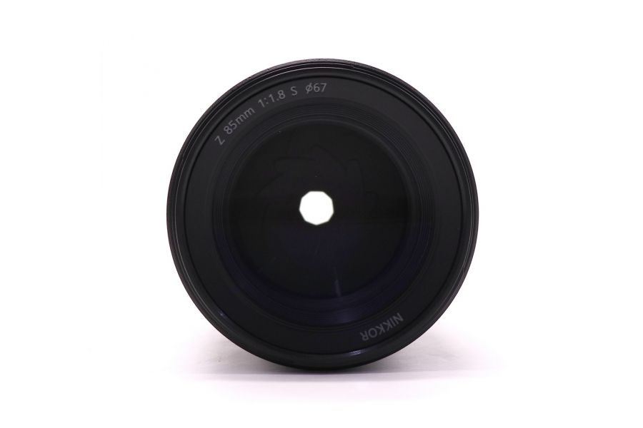Объектив Nikon 85mm f/1.8S Nikkor Z в упаковке 