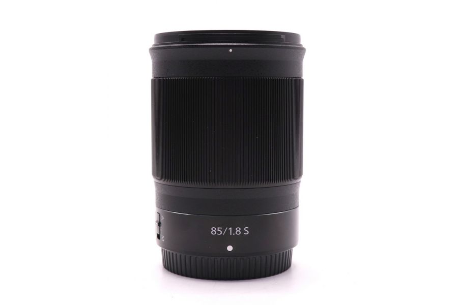 Объектив Nikon 85mm f/1.8S Nikkor Z в упаковке 