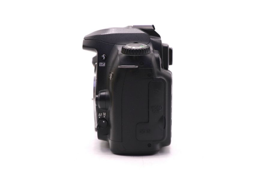 Nikon D50 body в упаковке (пробег 27390 кадров)