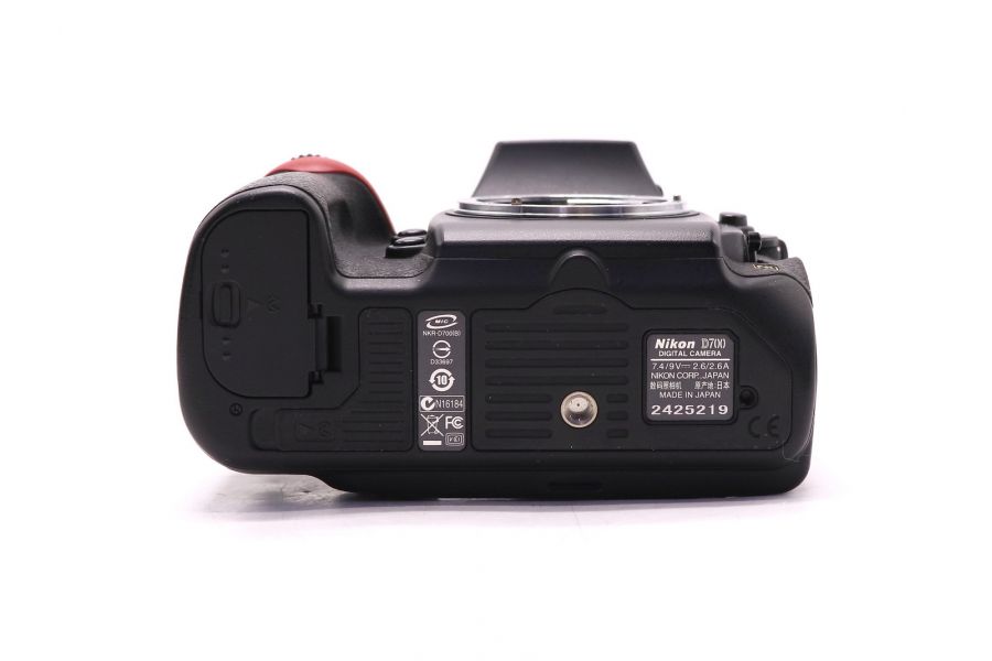 Nikon D700 body (пробег 2000 кадров)