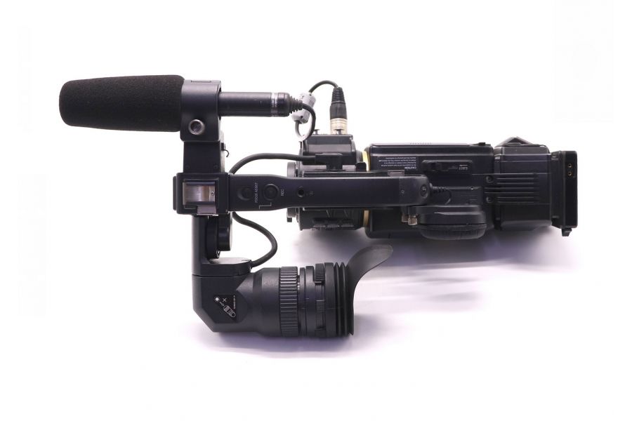 Профессиональная видеокамера ProHD JVC GY-HD200