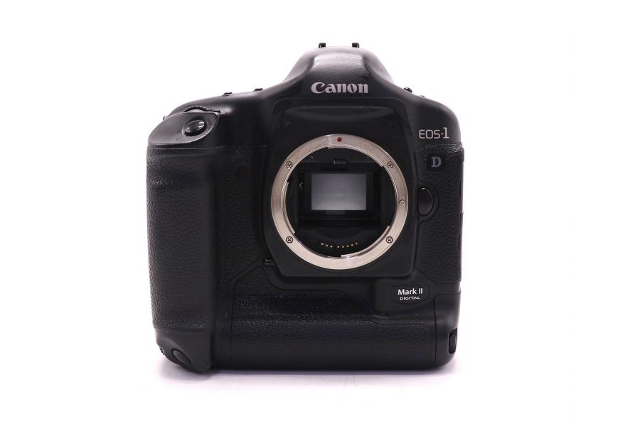 Canon EOS 1D Mark II body (пробег 56150 кадров)
