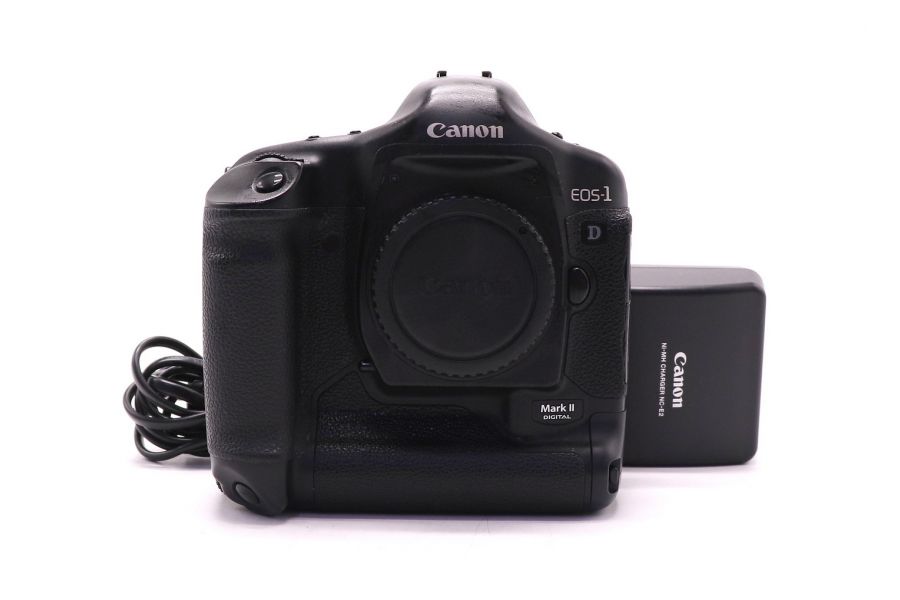 Canon EOS 1D Mark II body (пробег 56150 кадров)