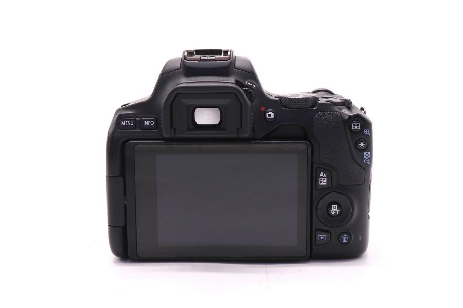 Canon EOS 250D kit в упаковке (пробег 25000 кадров)