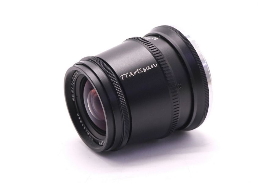 TTartisan 17mm f/1.4 for Canon EF-M в упаковке
