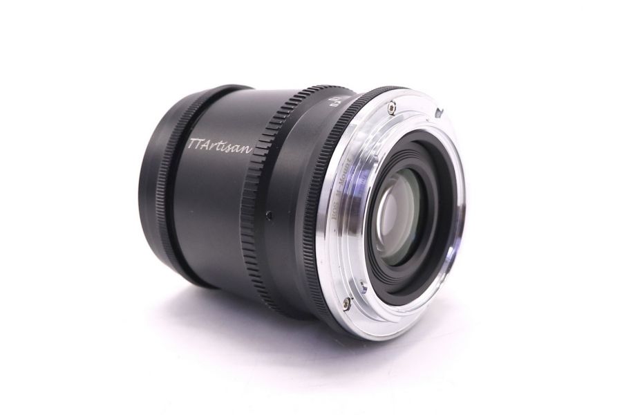 TTartisan 17mm f/1.4 for Canon EF-M в упаковке