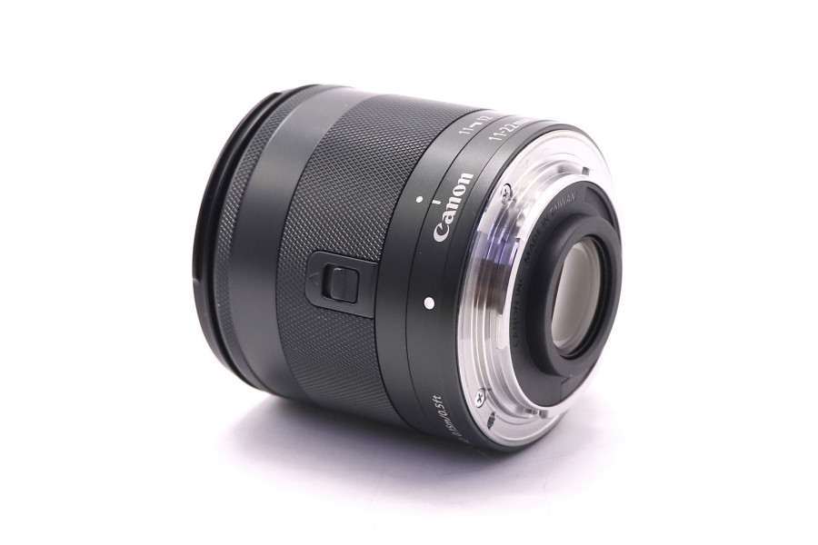 Canon EF-M 11-22mm f/4-5.6 IS STM в упаковке