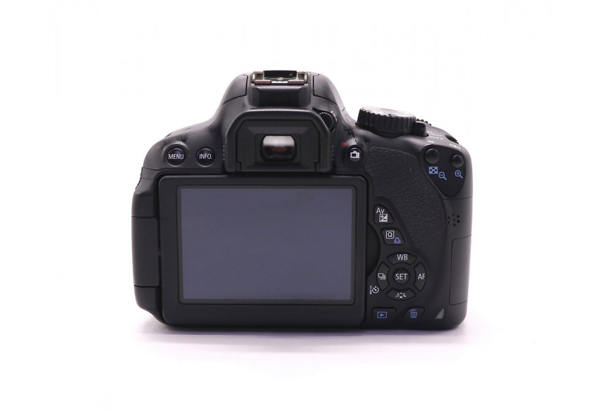 Камера Canon EOS 650D kit (пробег 9700 кадров)