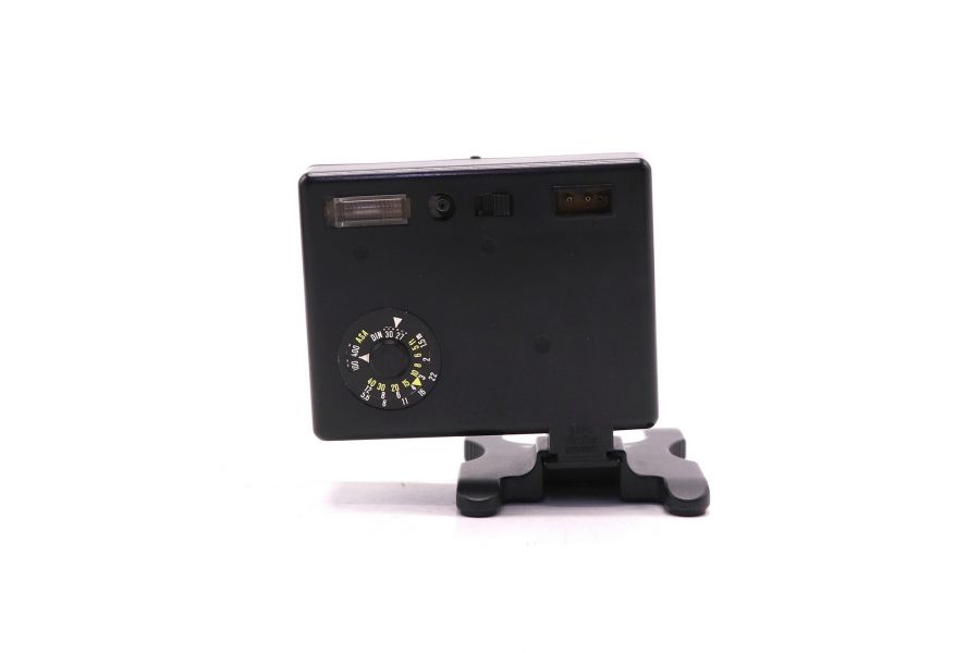 Компактная фотовспышка Rollei E20C в упаковке