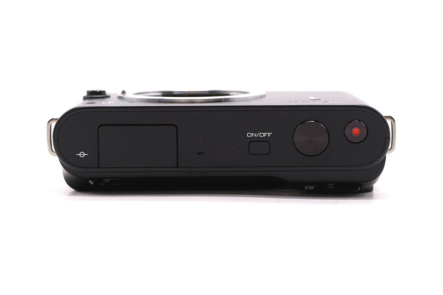 Компактный Nikon 1 J1 body (пробег 95 кадров)