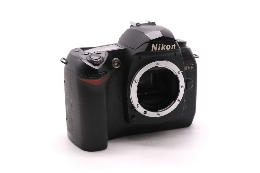 Фотоаппарат Nikon D70s body (пробег 43015 кадров)