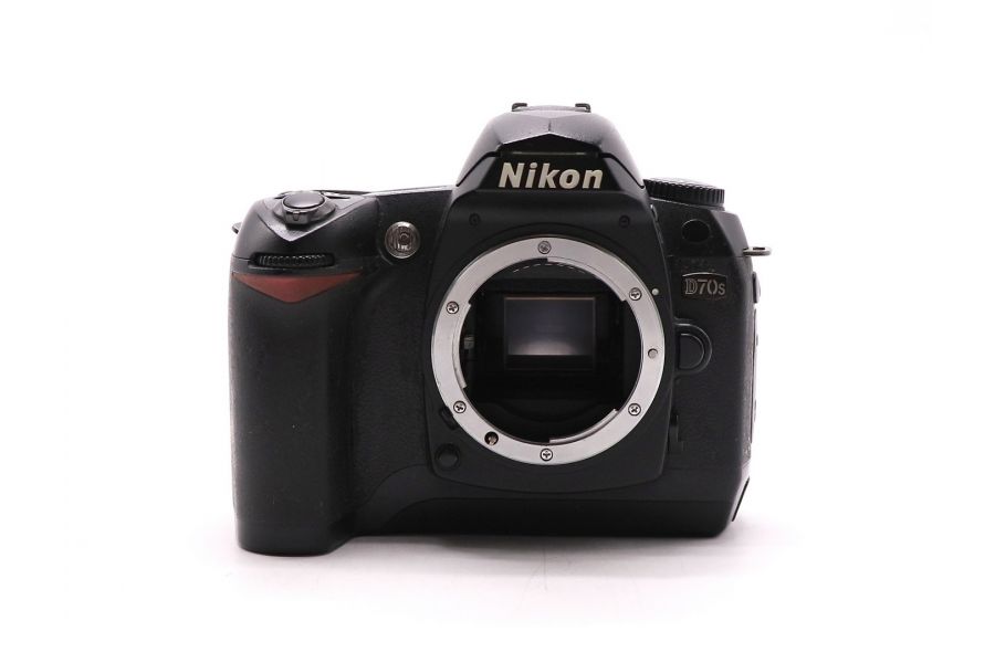Фотоаппарат Nikon D70s body (пробег 43015 кадров)