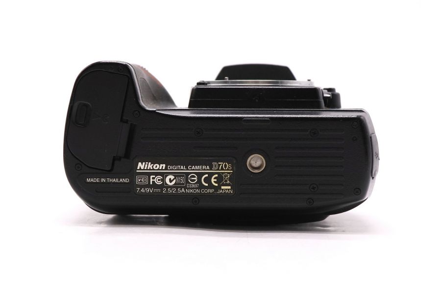 Фотоаппарат Nikon D70s body (пробег 43015 кадров)