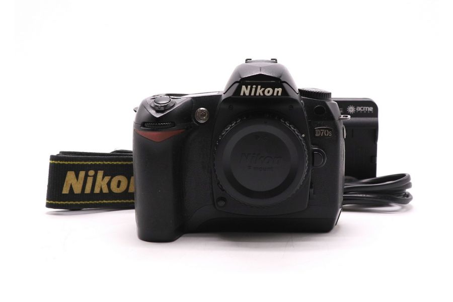 Фотоаппарат Nikon D70s body (пробег 43015 кадров)