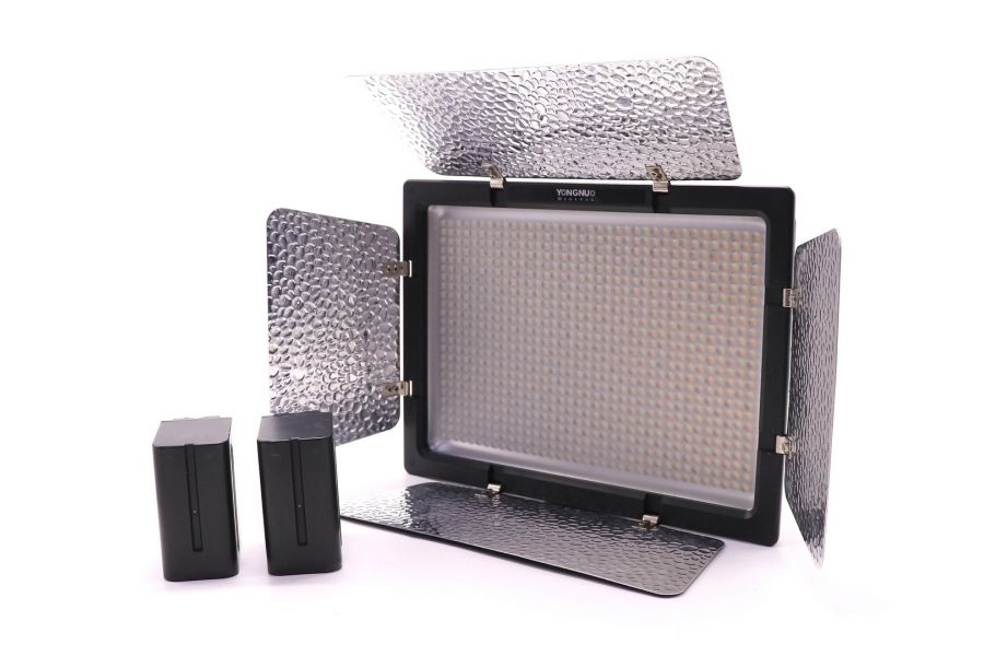 Осветитель светодиодный YongNuo YN-900L 3200-5600K (China, 2023)