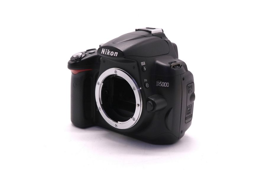 Фотокамера Nikon D5000 body (пробег 7850 кадров)