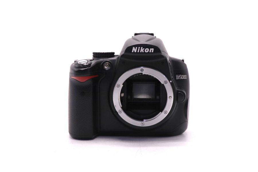 Фотокамера Nikon D5000 body (пробег 7850 кадров)