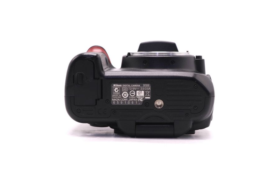 Фотокамера Nikon D5000 body (пробег 7850 кадров)