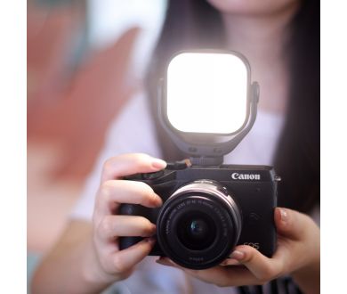 Купить Осветитель Ulanzi VL66 3200-6500 K 5 Вт 2000 мАч Осветитель Ulanzi VL66 3200-6500 K 5 Вт 2000 мАч