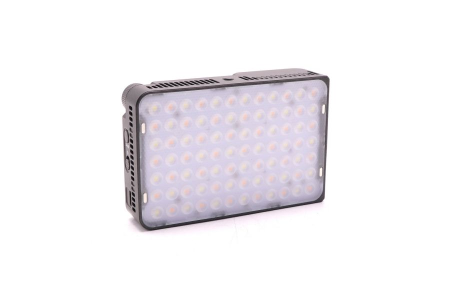 Осветитель Aputure Amaran Ace 25x в упаковке