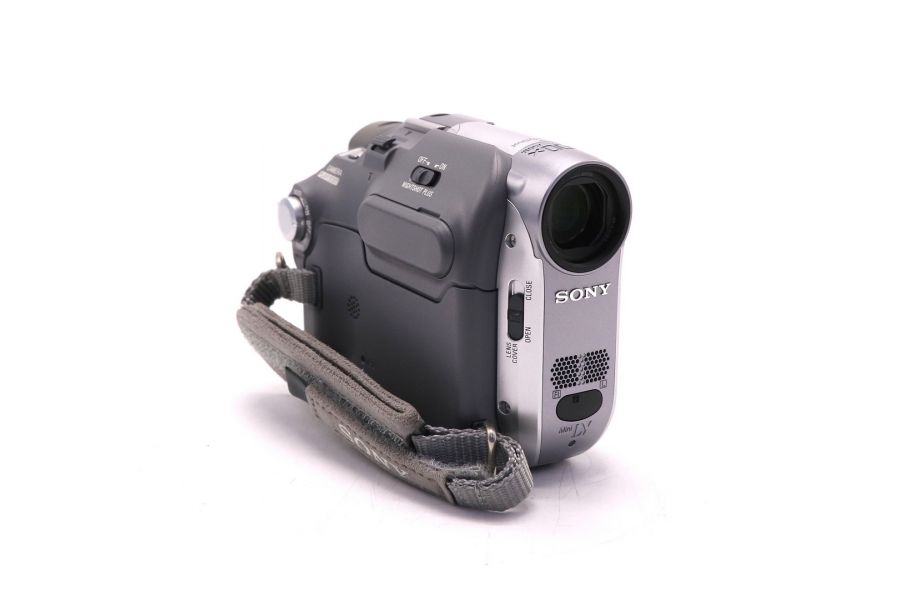 Цифровая видеокамера Sony DCR-HC19E в упаковке