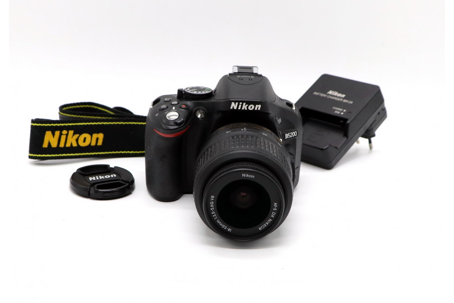 Фотокамера Nikon D5200 kit (пробег 16715 кадров)