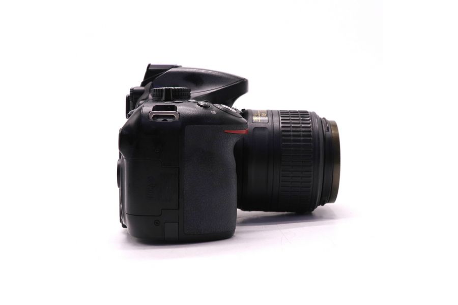 Фотокамера Nikon D5200 kit (пробег 16500 кадров)