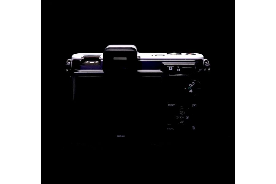 Nikon 1 V1 kit в упаковке (пробег 17420 кадров)