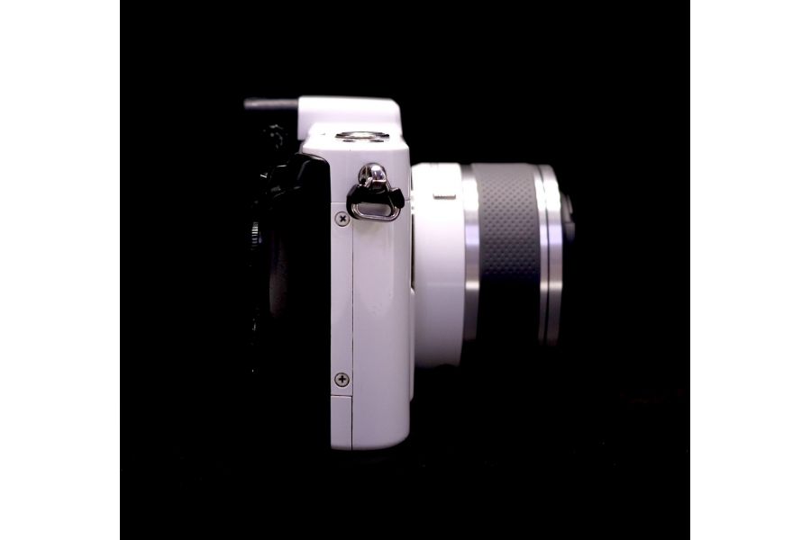 Nikon 1 V1 kit в упаковке (пробег 17420 кадров)