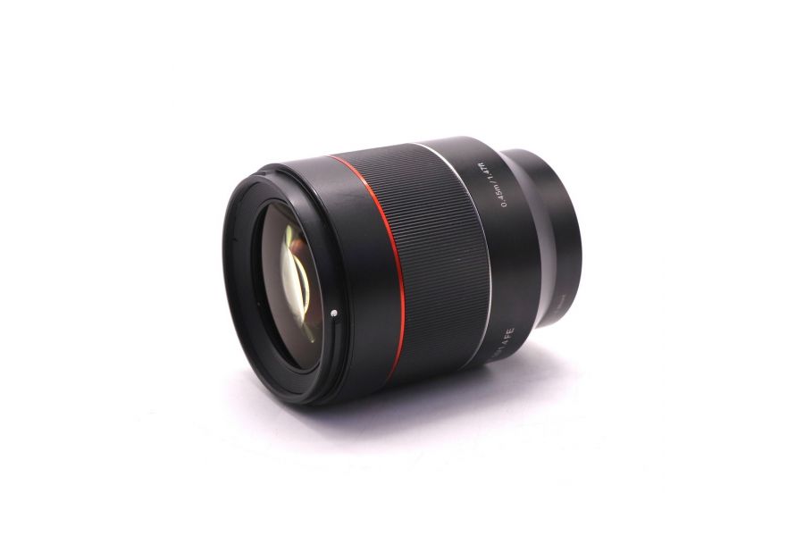 Объектив Samyang 50mm f/1.4 AF Sony FE в упаковке