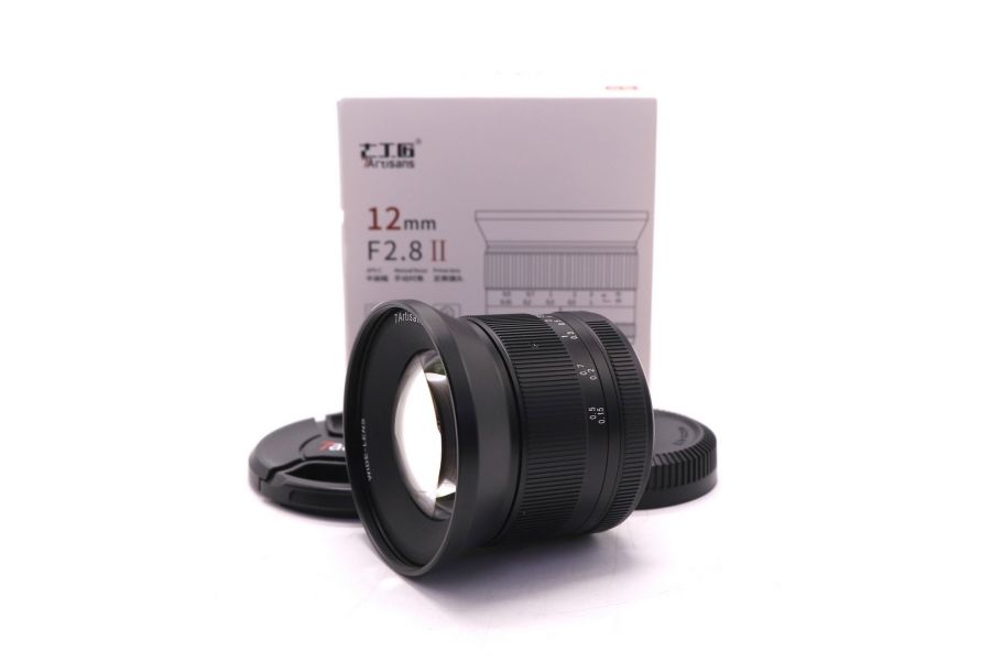 Объектив 7Artisans 12mm f/2.8 Micro 4/3 mark II в упаковке