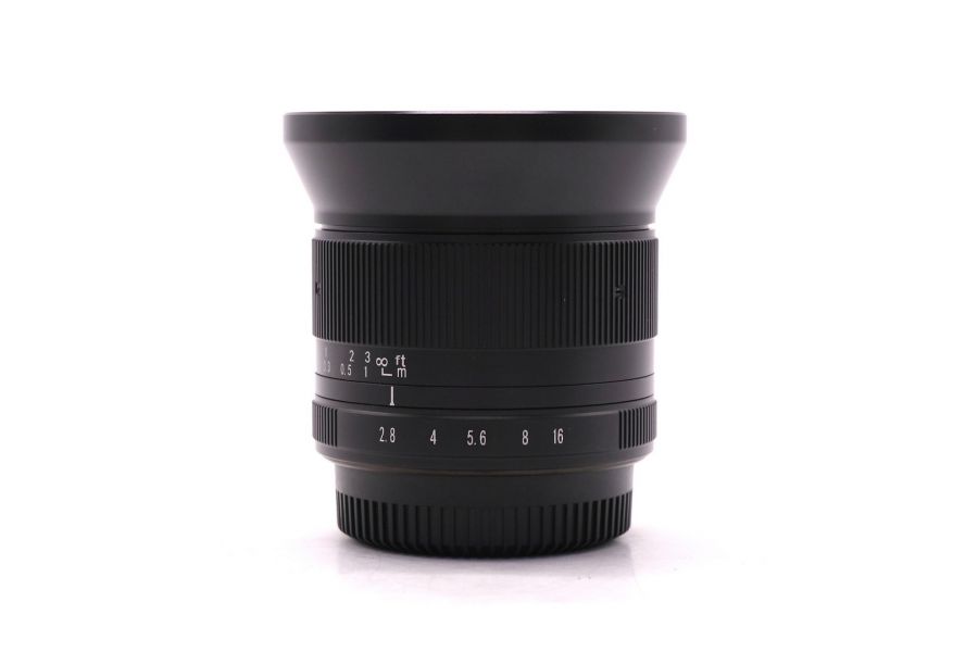 Объектив 7Artisans 12mm f/2.8 Micro 4/3 mark II в упаковке