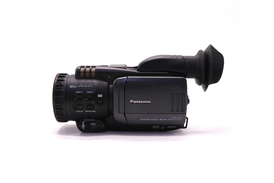 Видеокамера Panasonic AG-DVC30