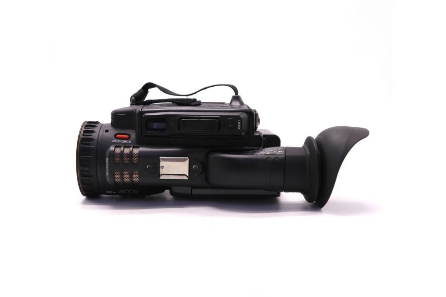 Видеокамера Panasonic AG-DVC30