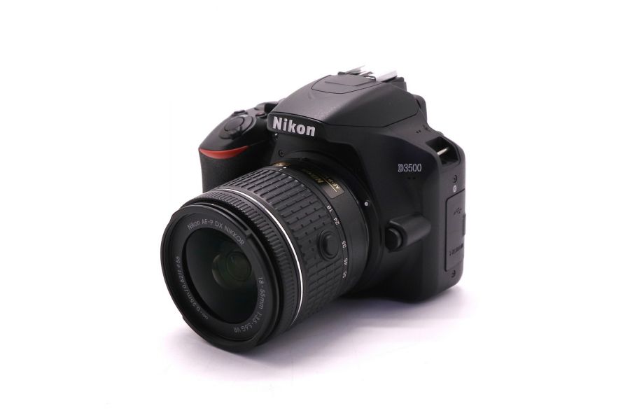 Nikon D3500 kit в упаковке (пробег 15 кадров)
