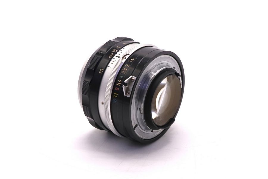 Объектив Nikon 50mm f/1.4 Nikkor-S (Japan, 1974)