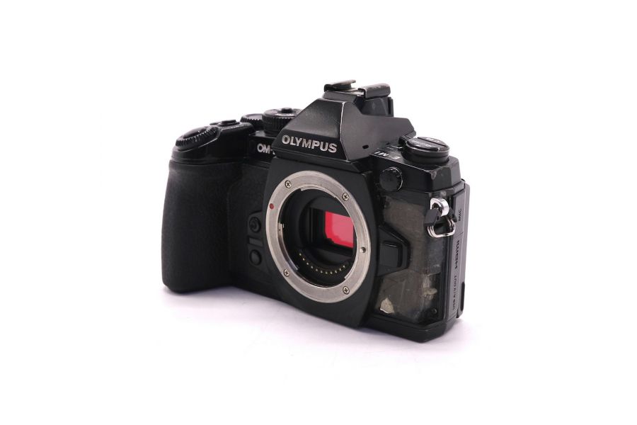 Olympus OM-D E-M1 body (пробег 169130 кадров)