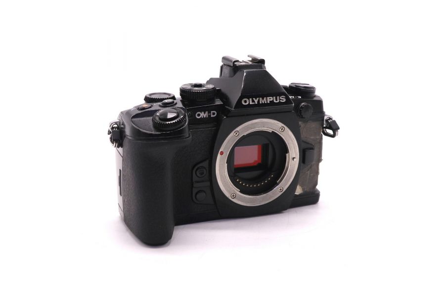 Olympus OM-D E-M1 body (пробег 169130 кадров)
