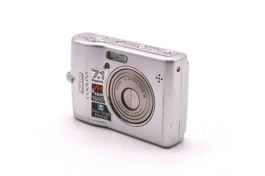 Фотокамера компактная Nikon Coolpix L12 silver