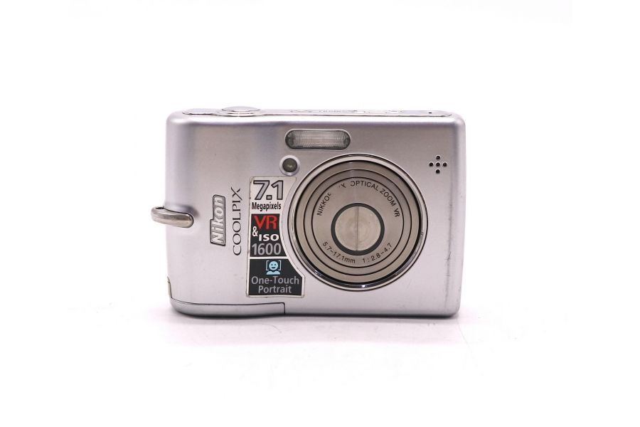 Фотокамера компактная Nikon Coolpix L12 silver