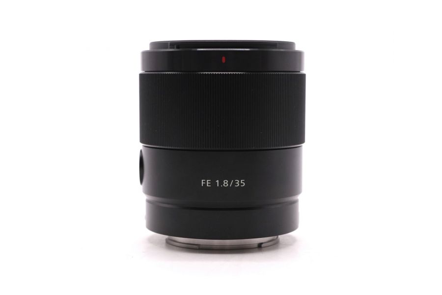 Компактный объектив Sony FE 35mm f/1.8 (SEL35F18F)