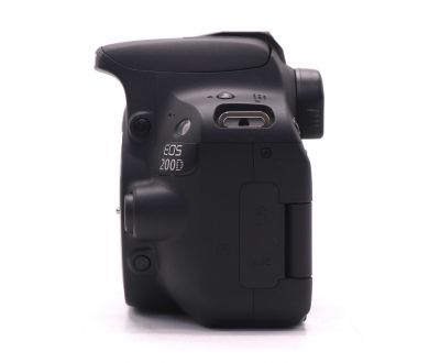 Камера Canon EOS 200D body в упаковке (пробеге 300 кадров)
