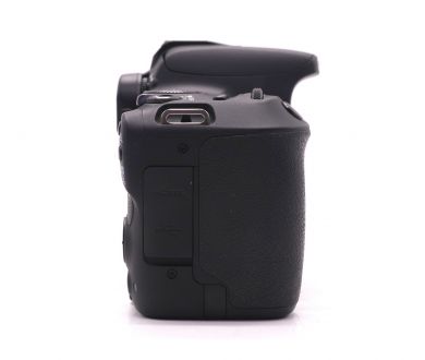 Камера Canon EOS 200D body в упаковке (пробеге 300 кадров)