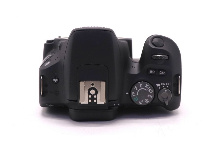 Canon EOS 200D body в упаковке (пробеге 985 кадров)