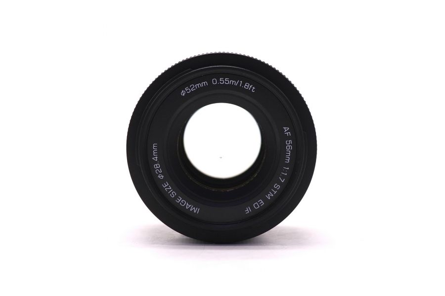 Объектив Viltrox 56mm AF F1.7 для Fujifilm FX в упаковке