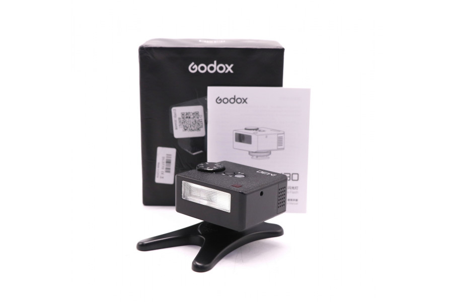 Компактная и мощная вспышка Godox iM30 в упаковке