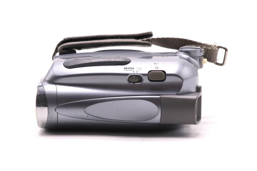 Компактная видеокамера Canon MV900 в упаковке