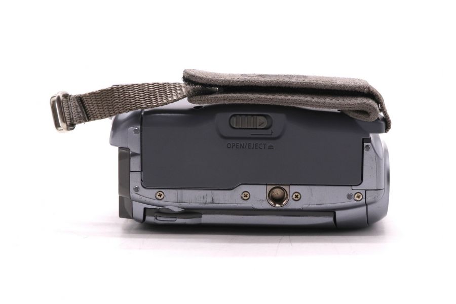 Компактная видеокамера Canon MV900 в упаковке