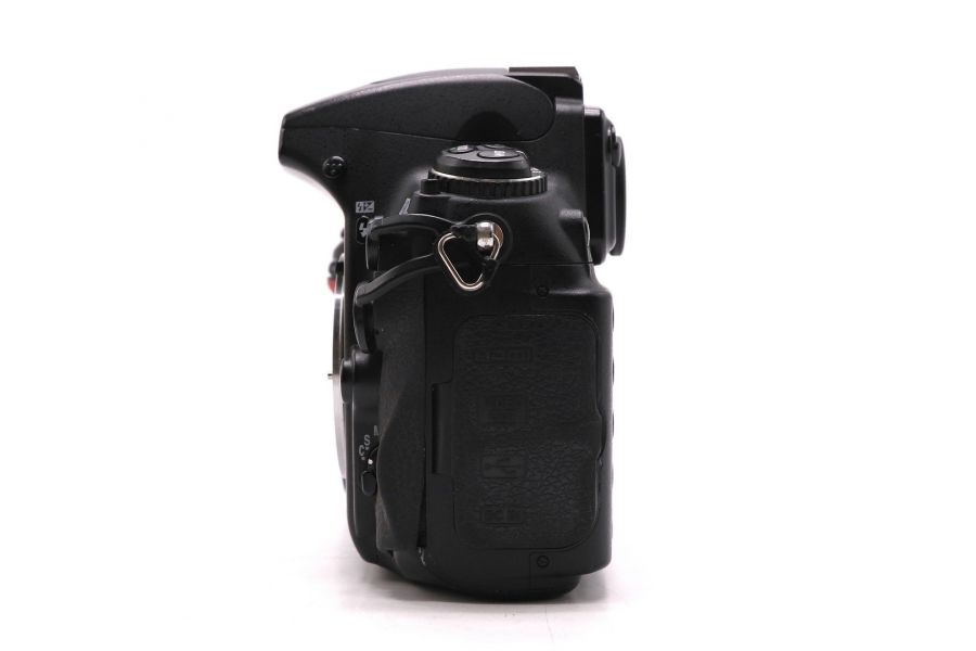 Nikon D700 body в упаковке (пробег 334240 кадров)